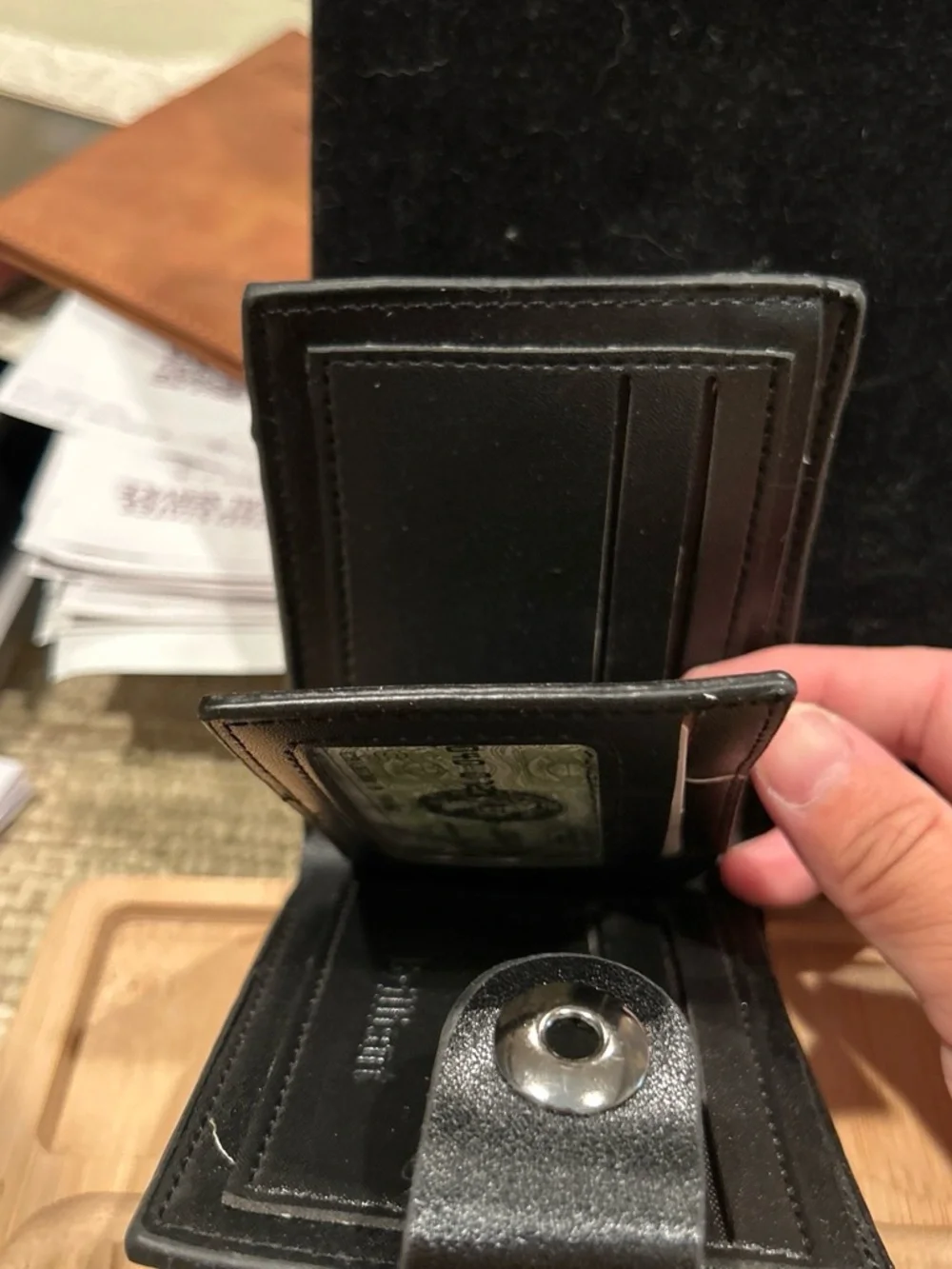 Brilliant Black Men's Leather Card & Key Holder with Snap